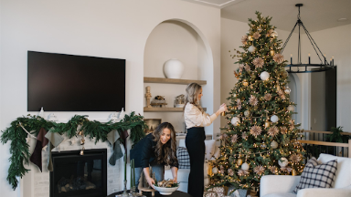 Step by Step Christmas Tree Guide | How to Style the Perfect Tree ...