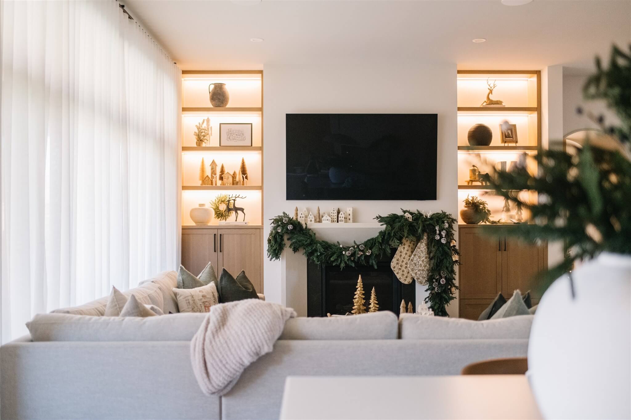 The Mantel Glow-Up: How to Style It So Guests Stop and Stare