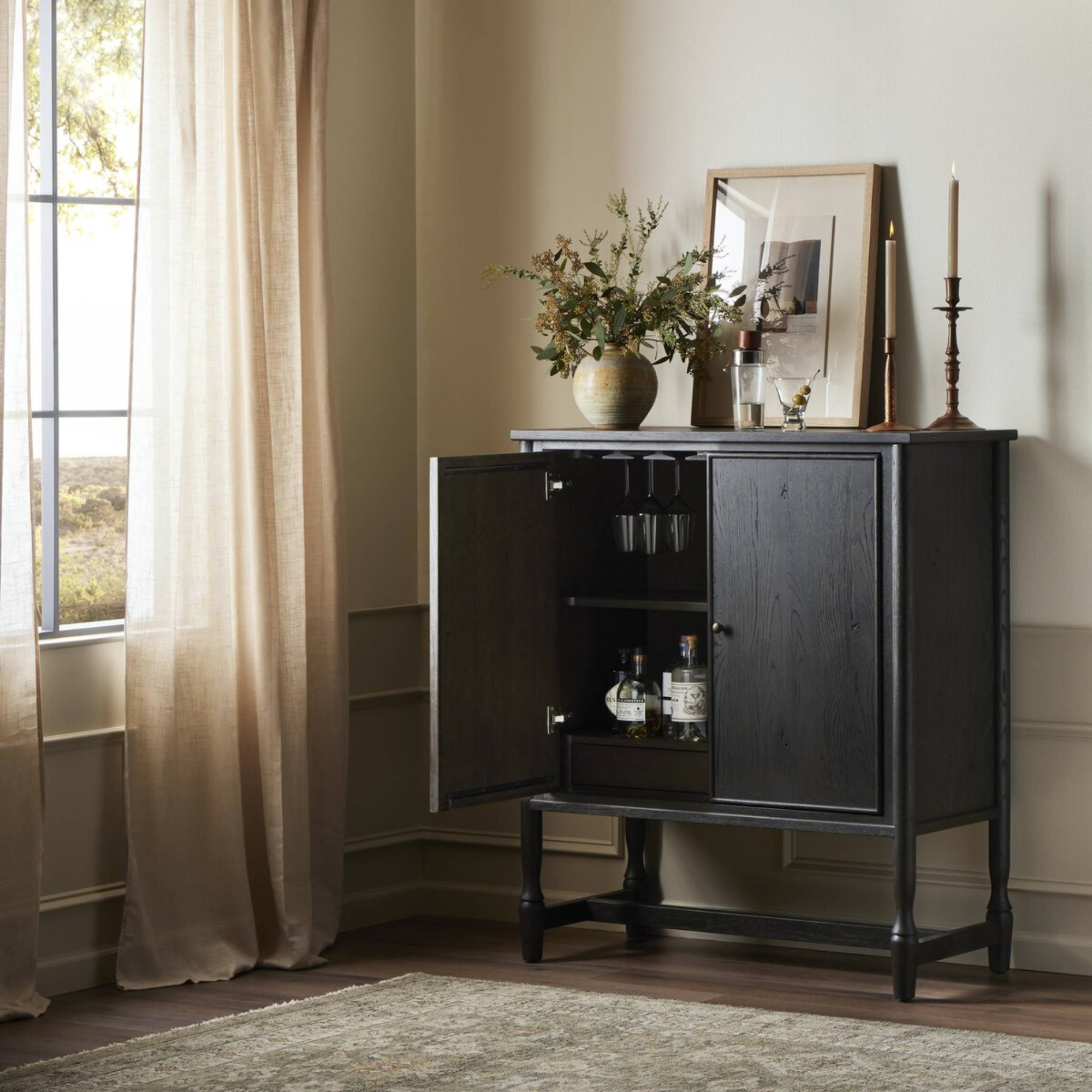 Bari Bar Cabinet