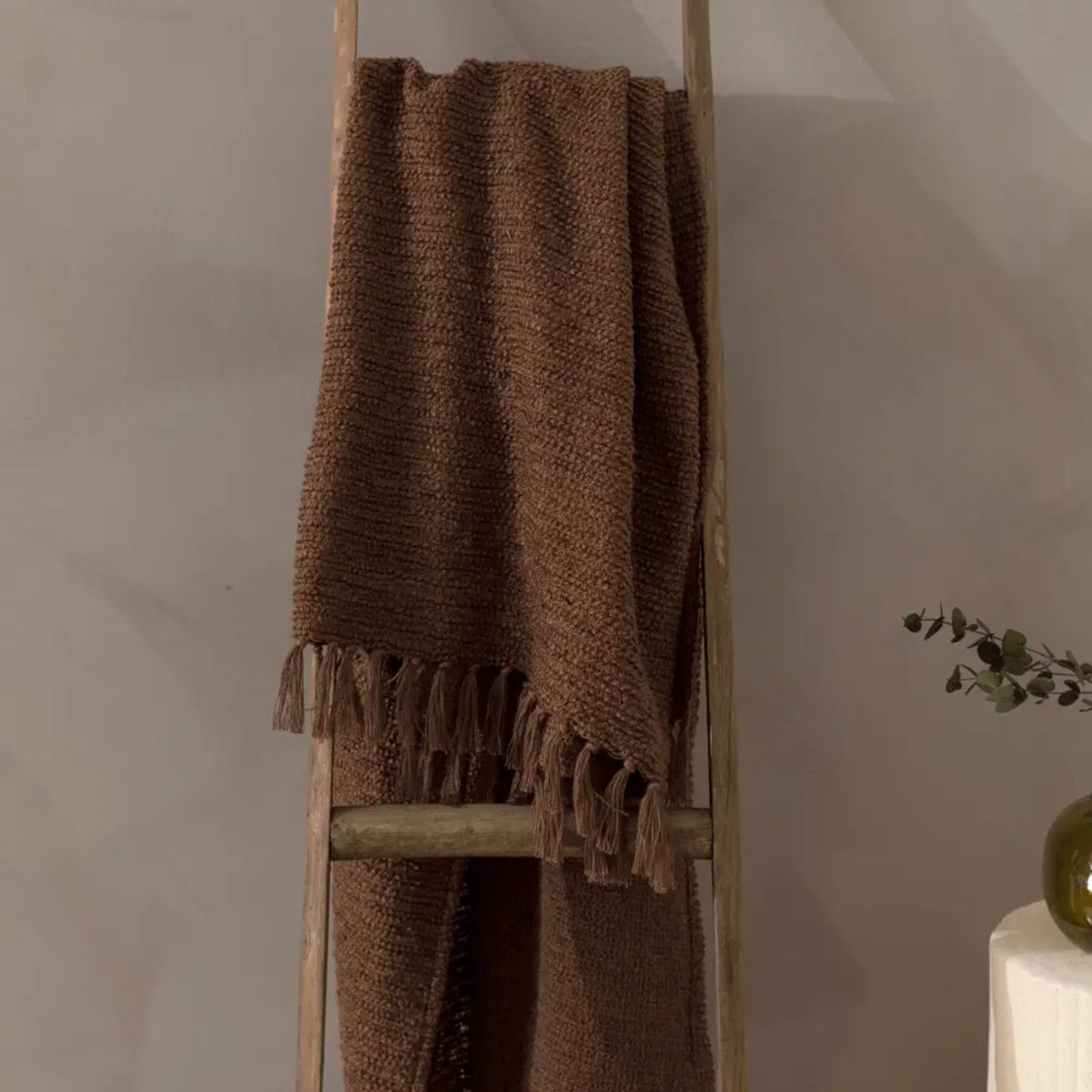 Candar Boucle Throw