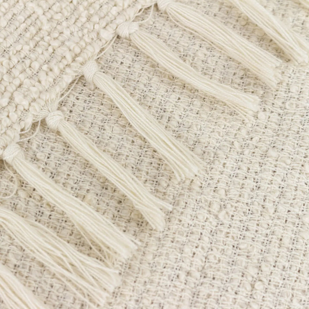 Candar Boucle Throw