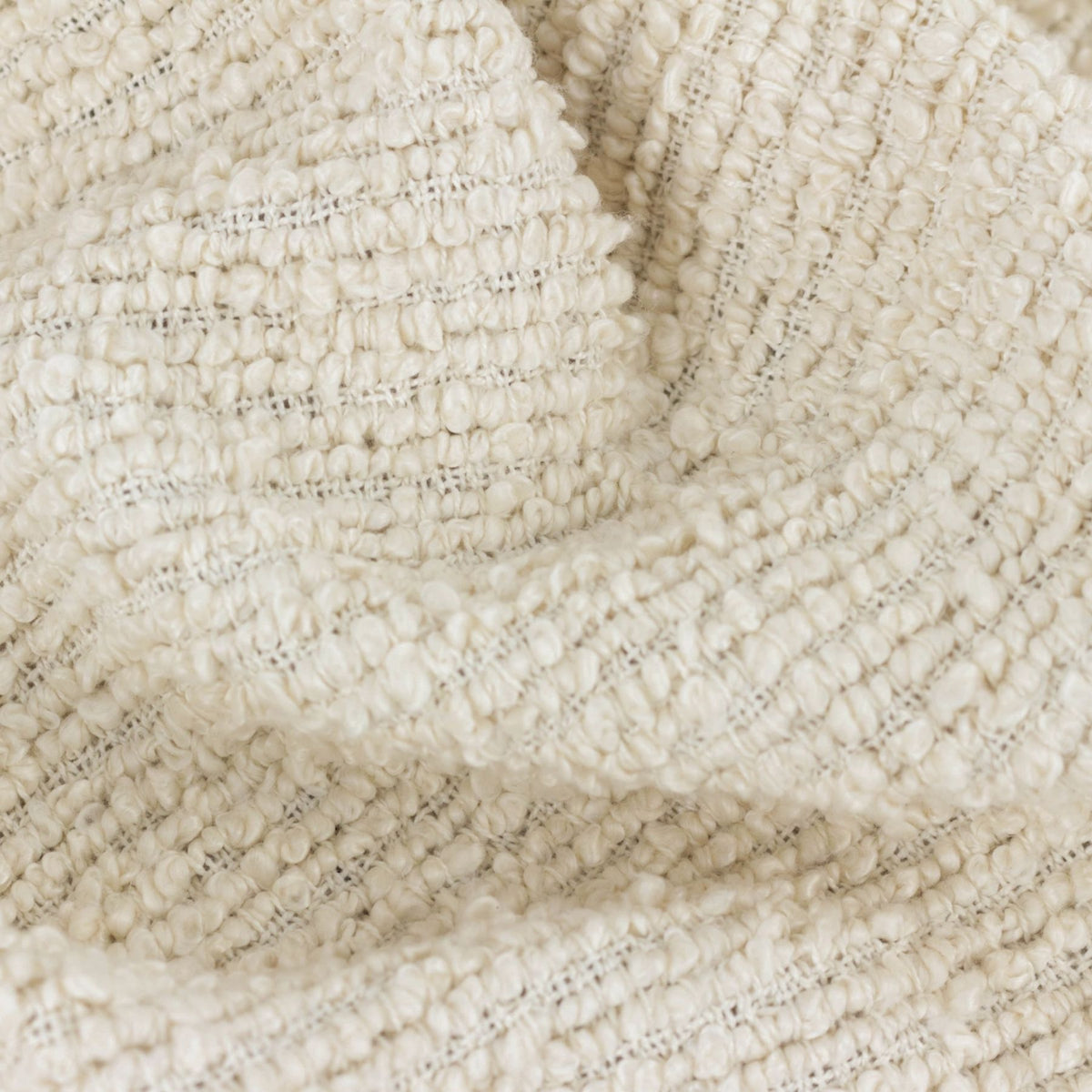 Candar Boucle Throw