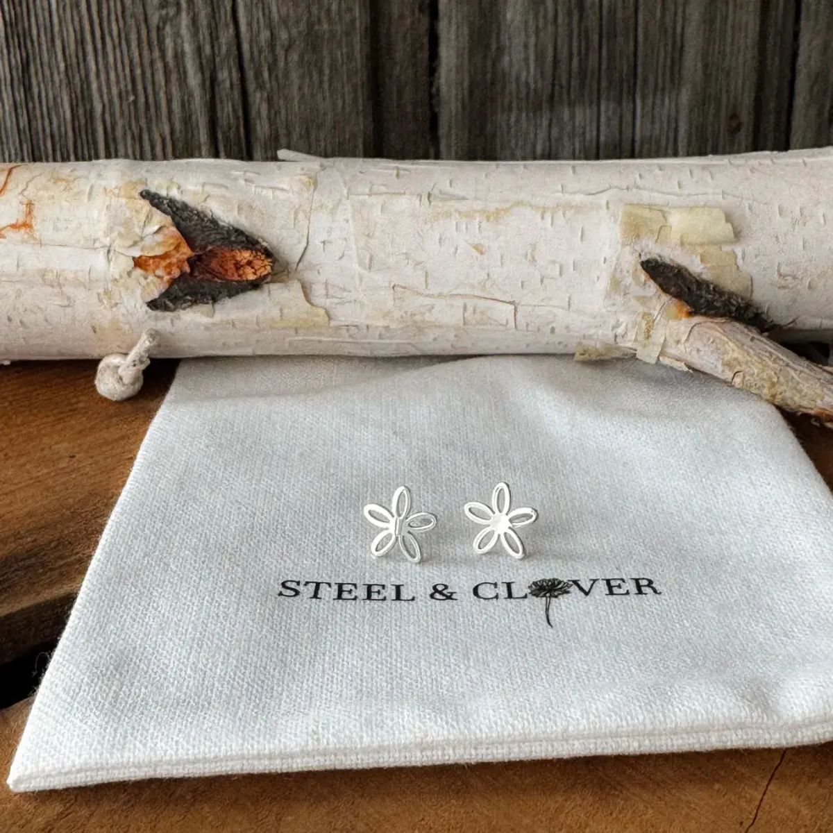 Daisy Stud Earrings