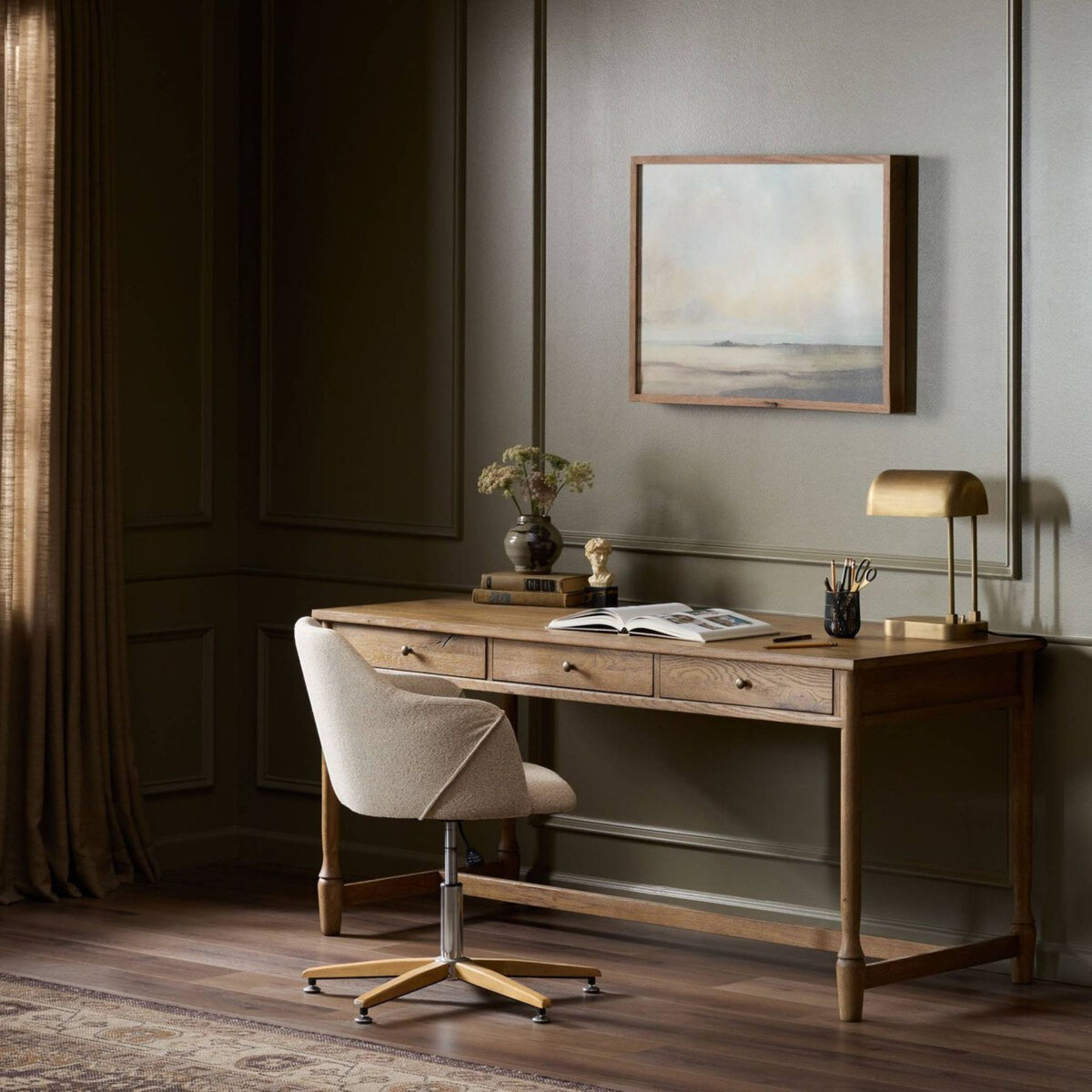 Bari Desk
