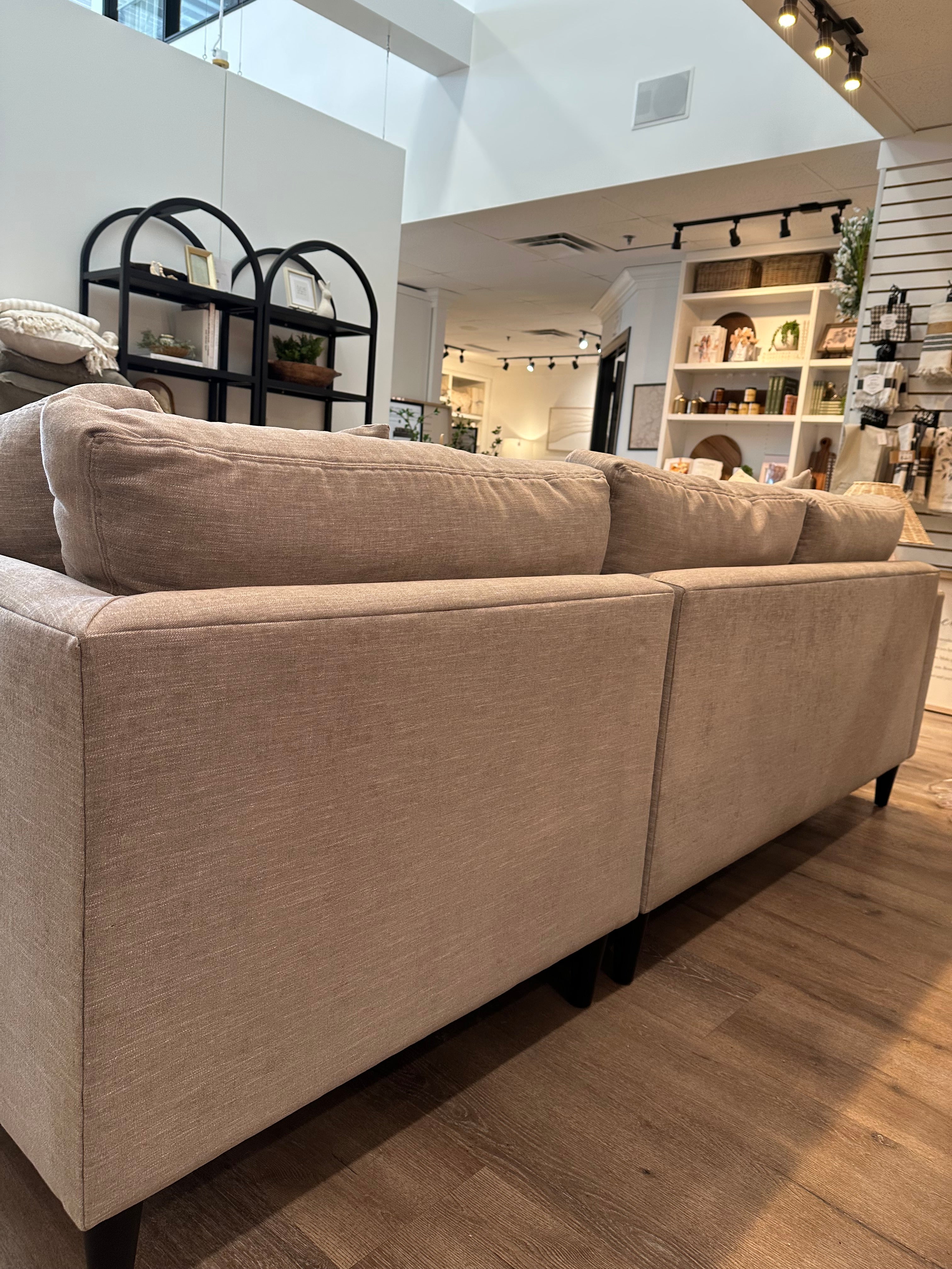 Lucca Sectional | Floor Model