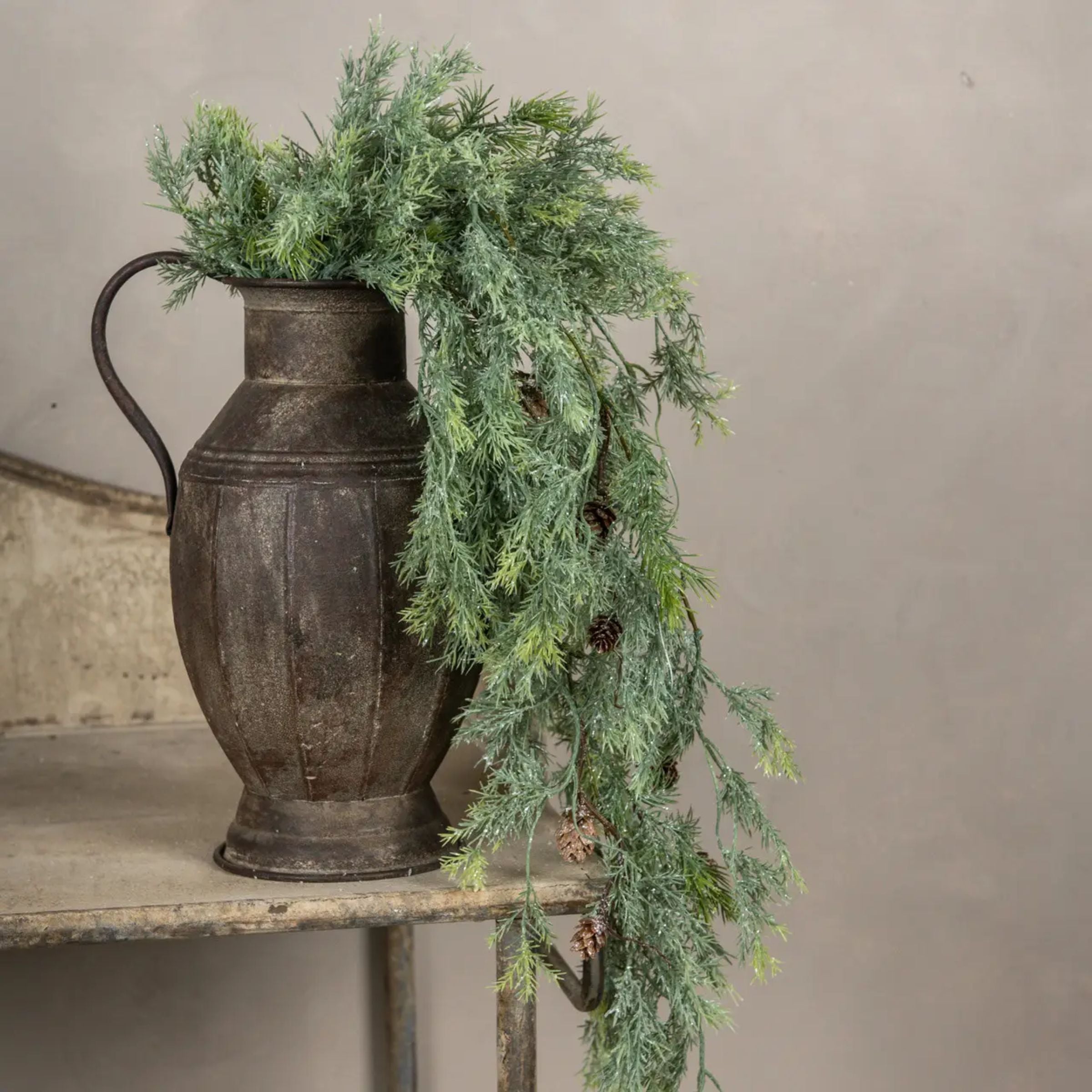 Ice Pine Hanging Vine