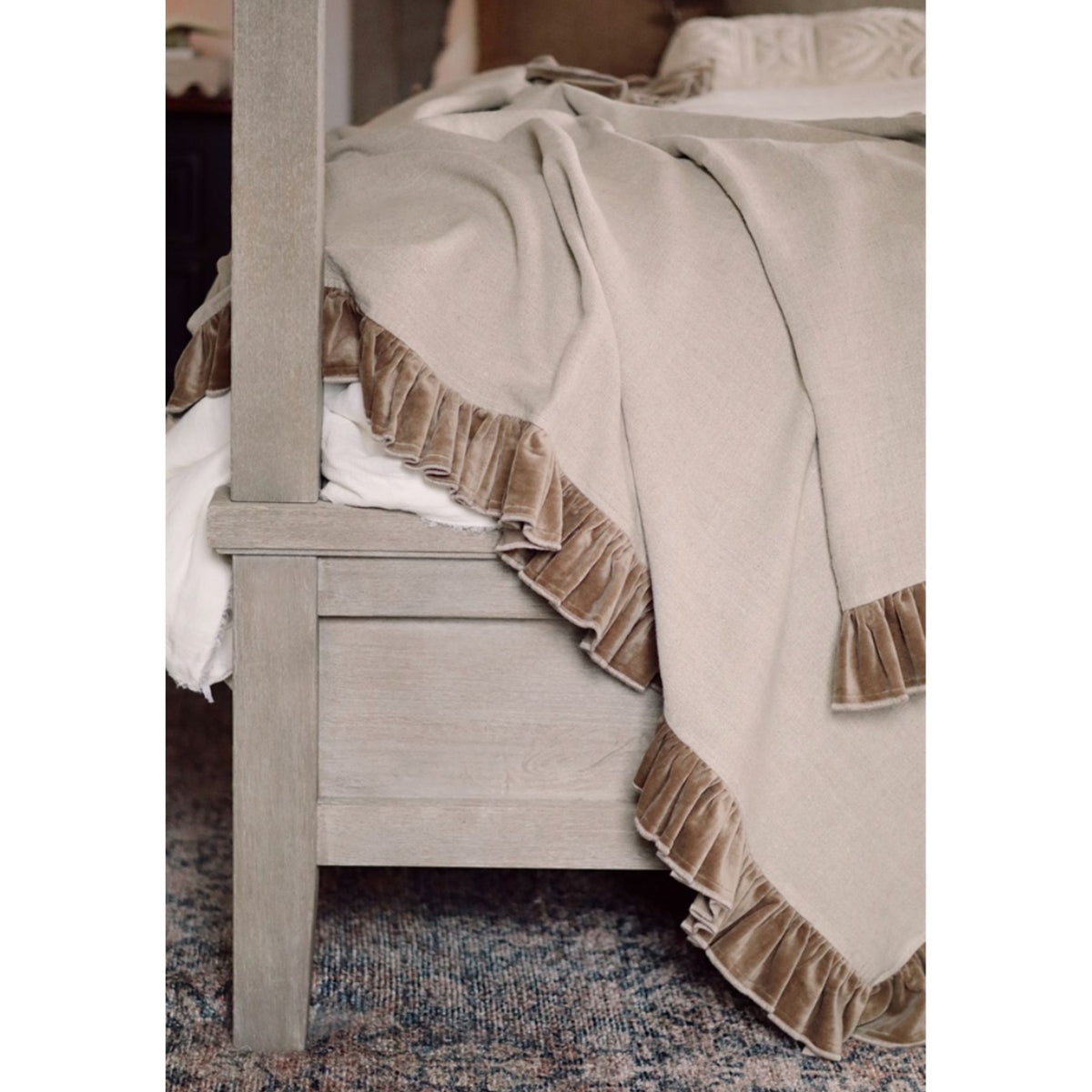 Velvet Ruffle Linen Throw