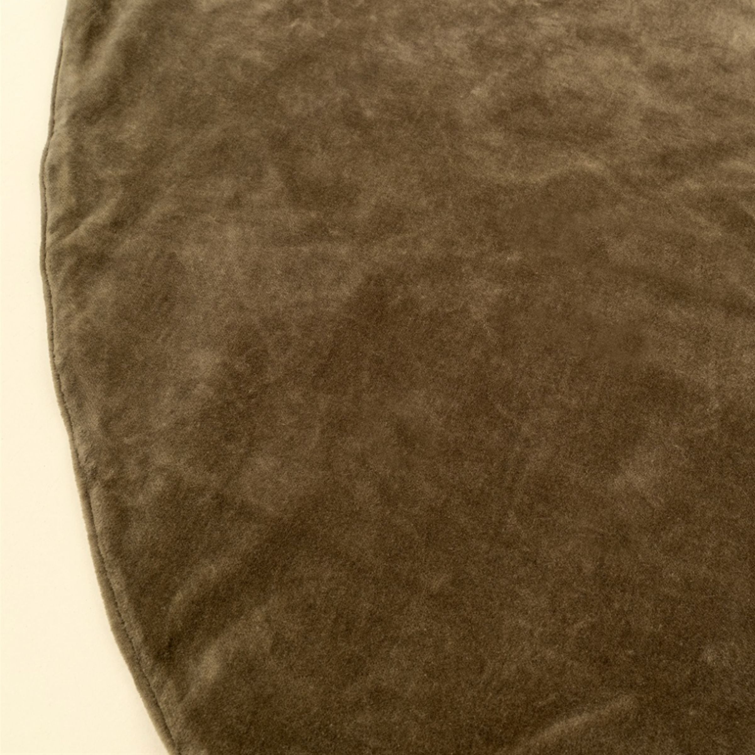 Vera Velvet Tree Skirt