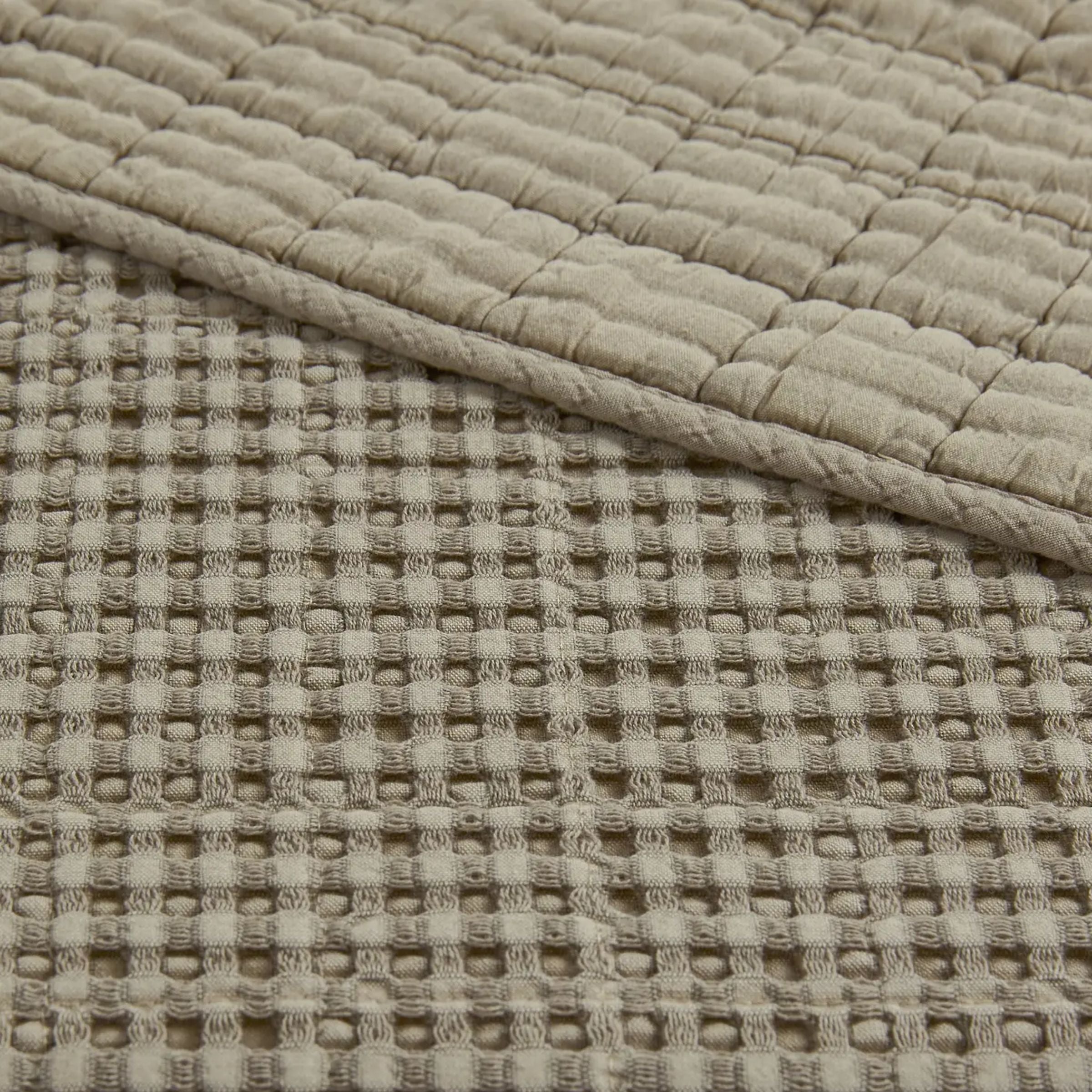 Mills Waffle Quilt Set