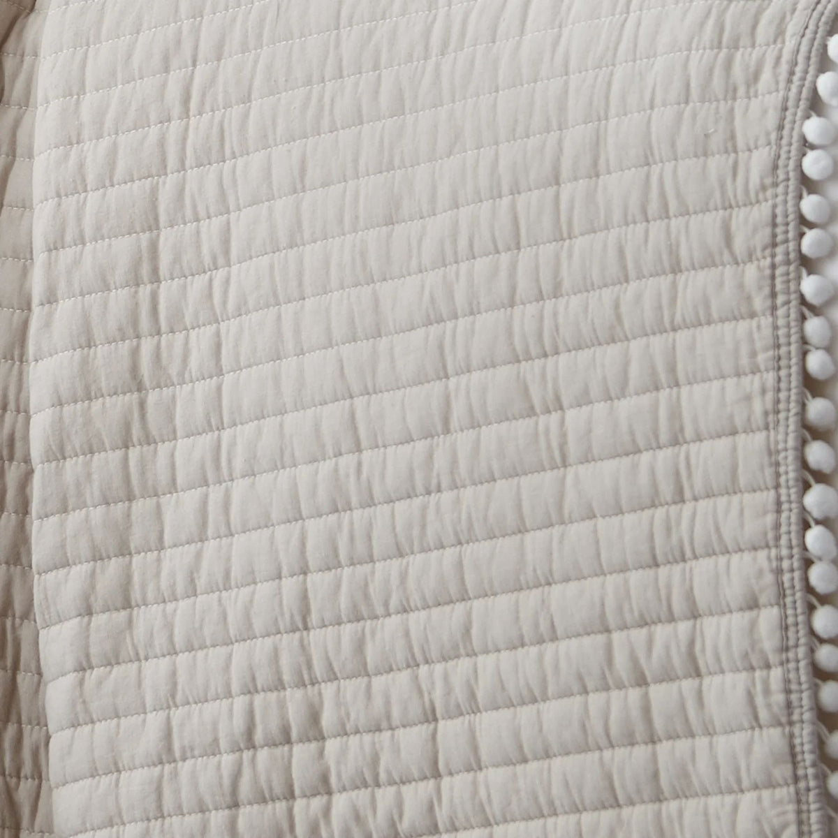 Pom Pom Quilt Set