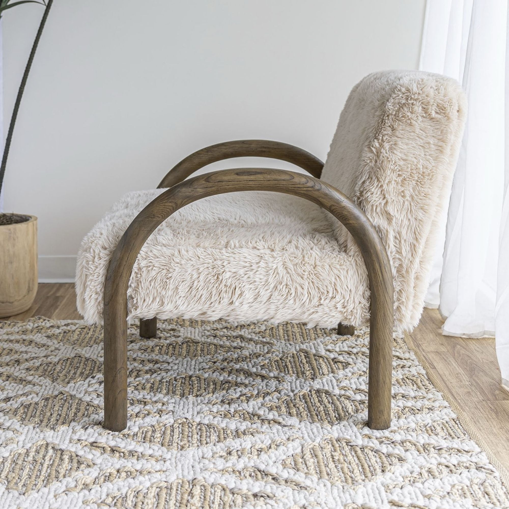 Eros Chair | Shaggy Sand