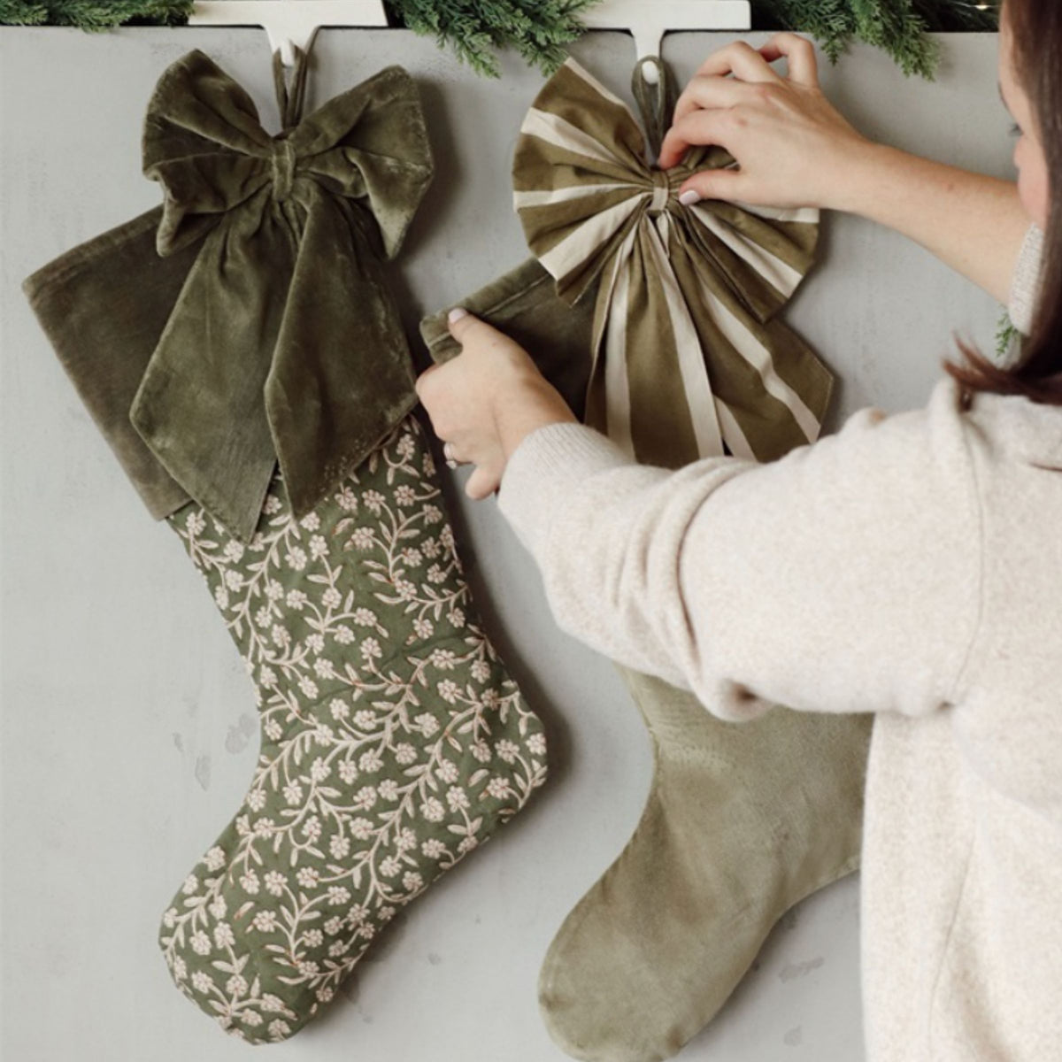 Noel Velvet Bow